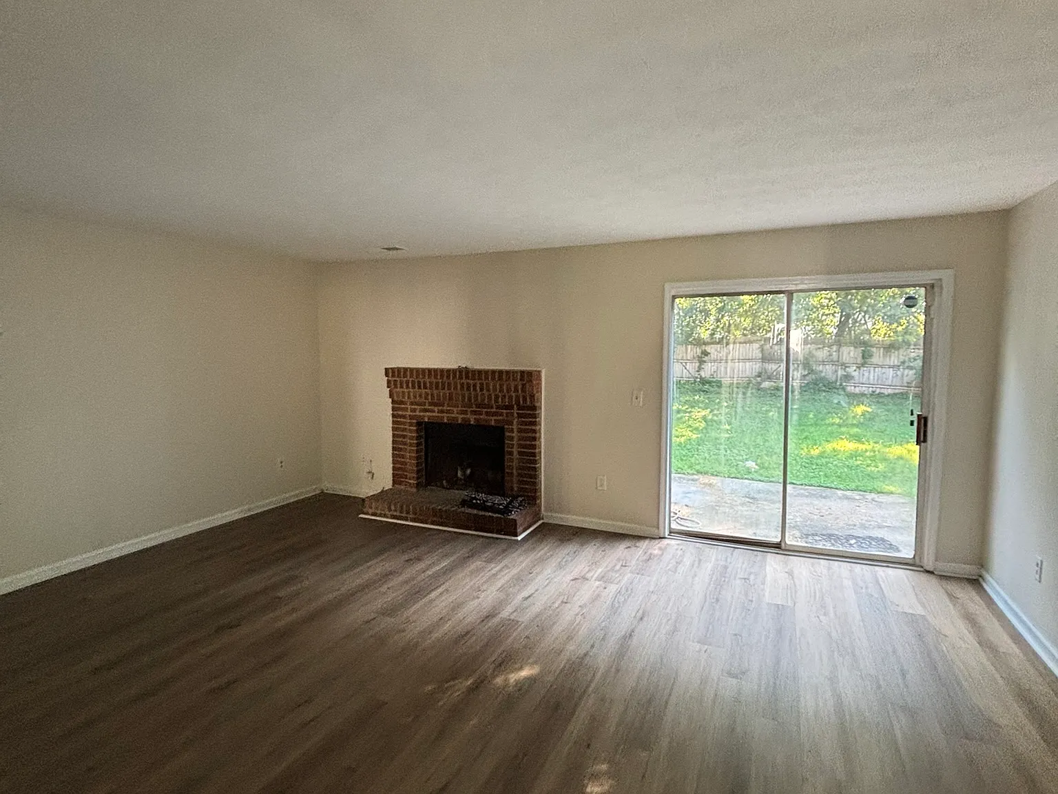 2 bed, 2.5 bath, 1360 sqft, $1,895 — Photo 4