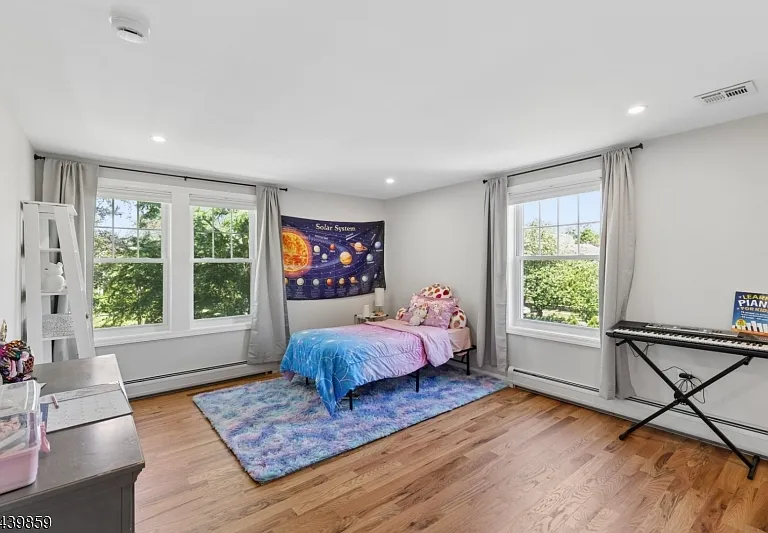 12 Forest Ave — Photo 43