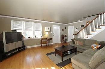 5th image of 153 Bryn Mawr Ave