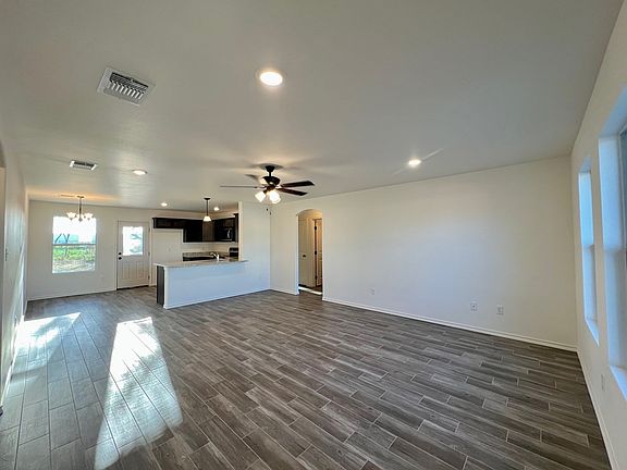 4th image of 2101 Lillie St