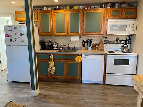 4th image of 235 Woodland Ave