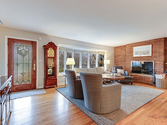 5th image of 765 Green Briar Ln