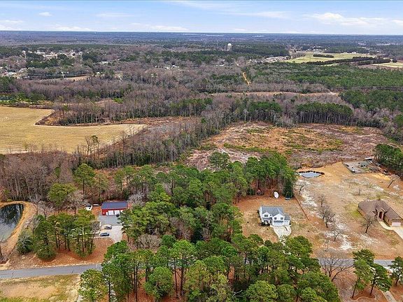 3rd image of 612 Deer Acres Drive