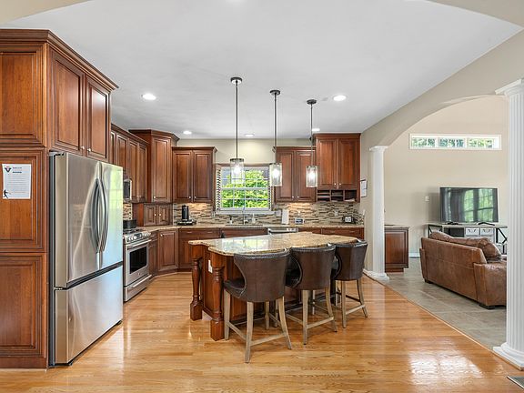 4th image of 137 Ferrum Dr