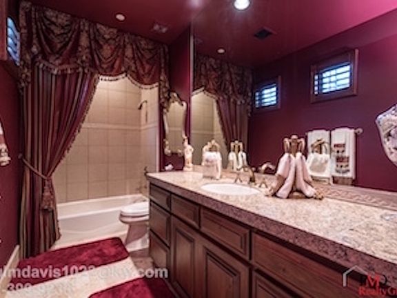 2nd image of 315 N Cloverfield Cir