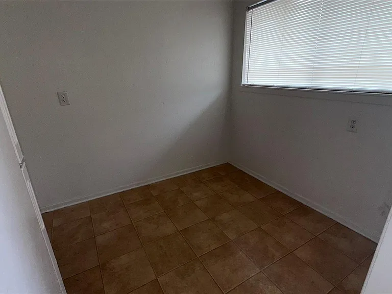 4921 Crawford St #19 — Photo 9