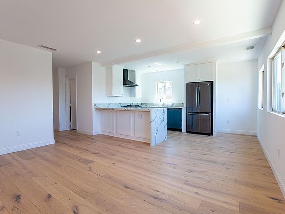 3rd image of 601 6th Ave #2
