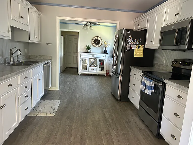 1864 Autumnwood Dr — Photo 6
