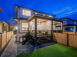4557 Parker St #2, Burnaby, BC V5C3E1