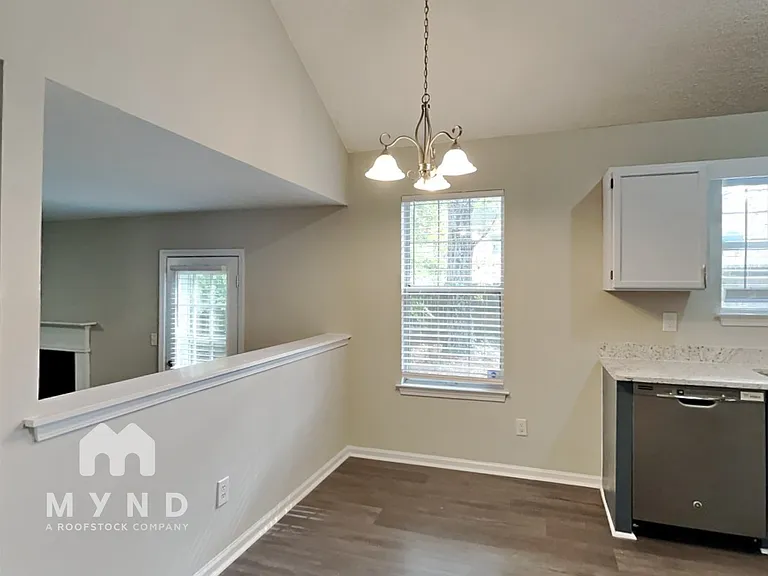 6437 Phillips Ct — Photo 10