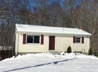 15 Lake St, Ledyard, CT 06339