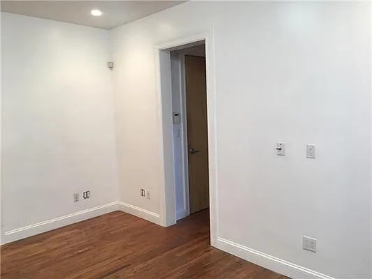 Sold by Bank Neary | media 9