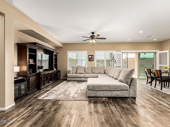3rd image of 3909 N PRESIDIO Drive