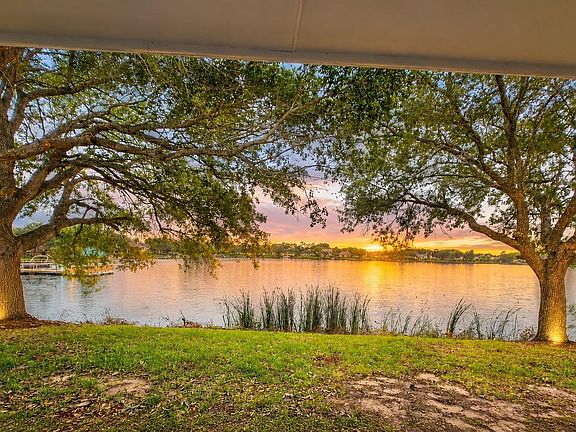 5th image of 4018 Crystal Lake Cir N
