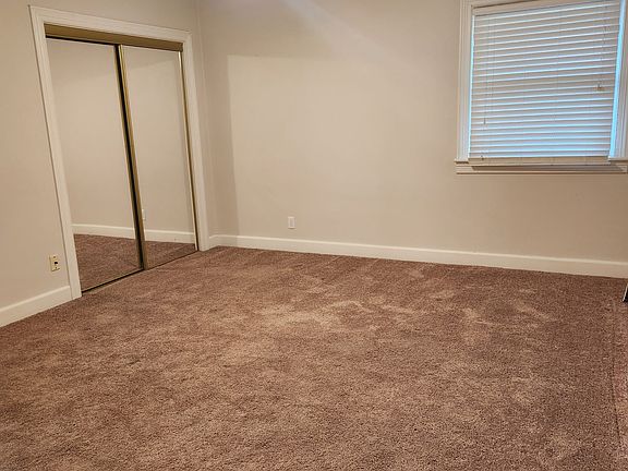 4th image of 3311 Camellia Dr
