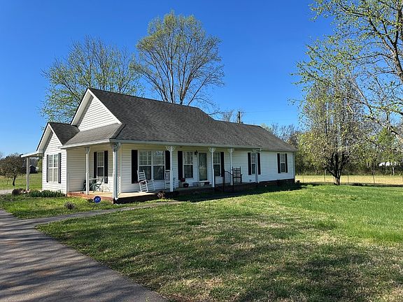2nd image of 3260 Bradyville Pike