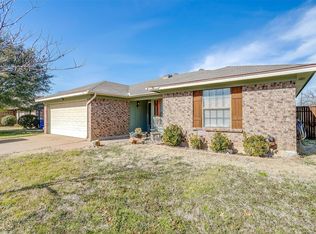937 Springhill Dr, Burleson, TX 76028