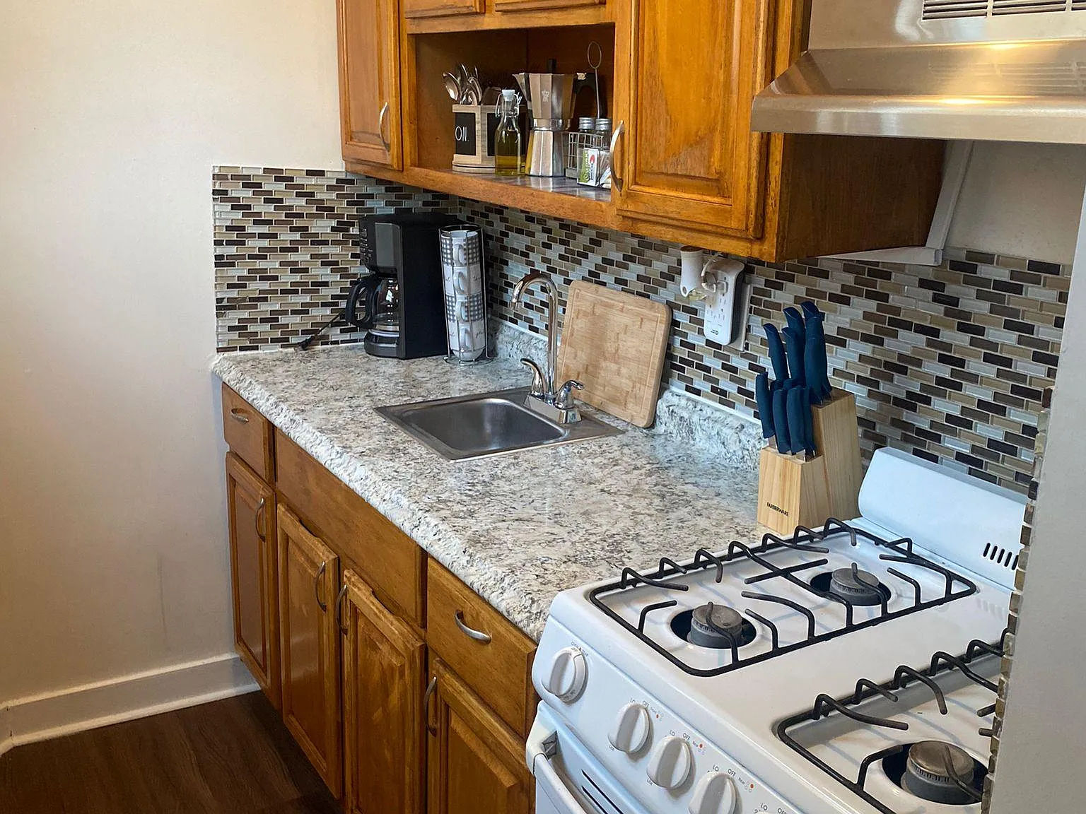 2 bed, 1600 sqft, $2,300 — Photo 3