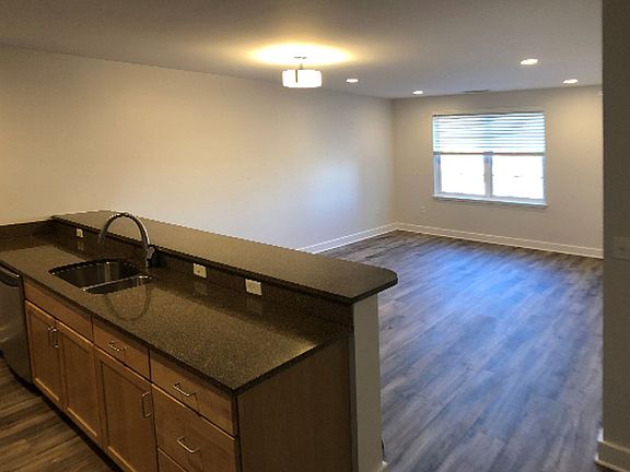 4th image of 26 New Derby St #33
