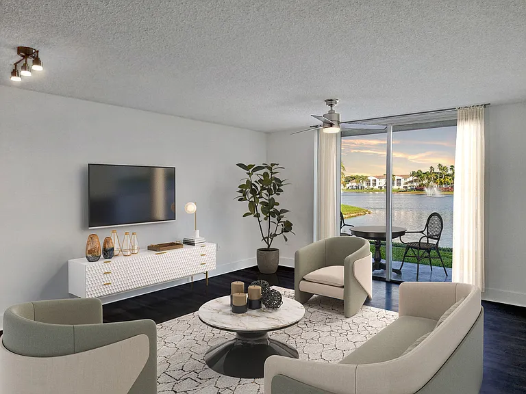 Doral West — Photo 3
