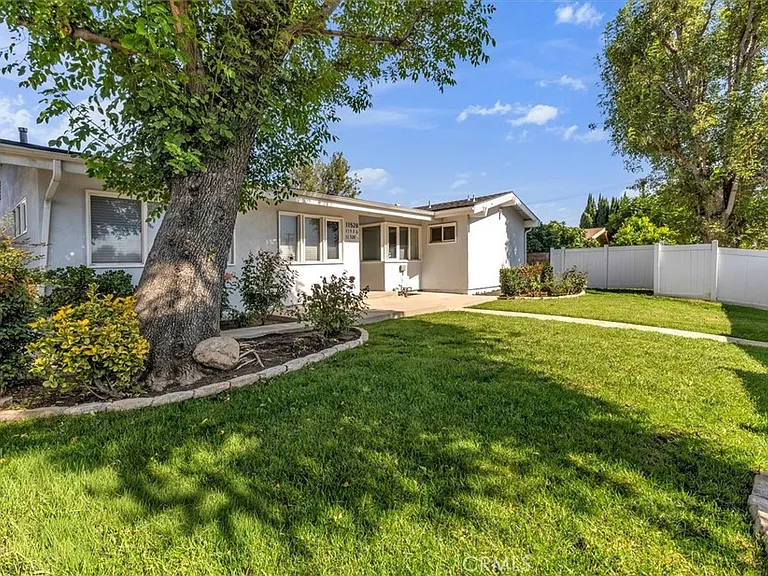 11528 Balboa Blvd — Photo 2