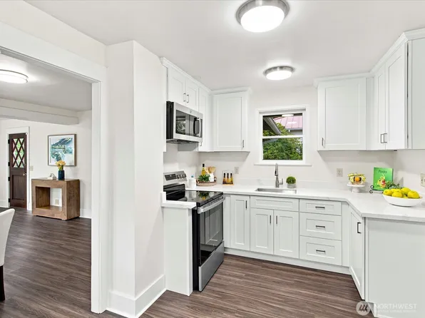 8848 13th Avenue SW, Seattle, WA 98106
