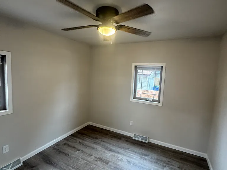 107 Lakeview Dr — Photo 11
