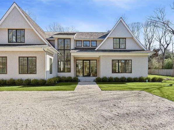 49 Birchwood Lane, Bridgehampton, NY 11932