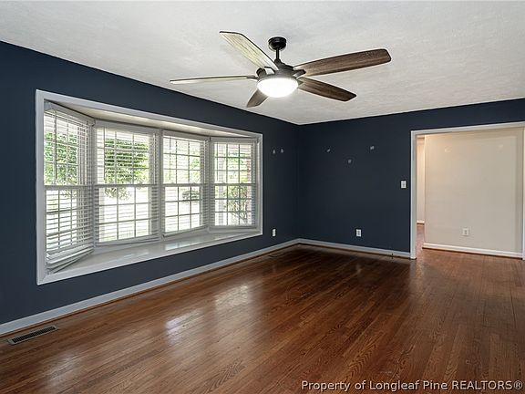 4th image of 504 Jamestown Ave