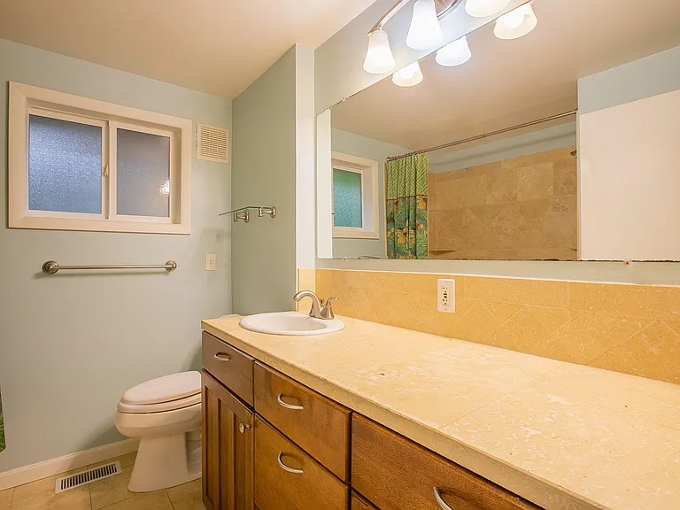 12105 SE River Rd — Photo 11