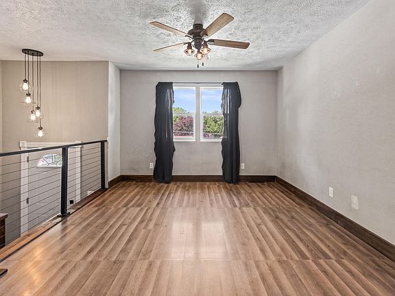 5th image of 404 Highland Ave