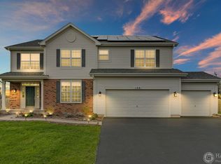 106 W Norwell Ln, Round Lake, IL 60073