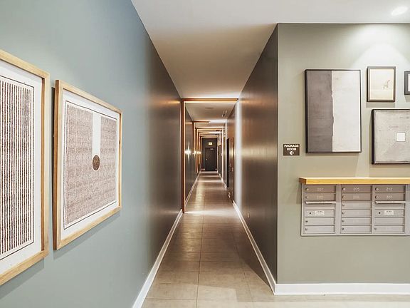 4th image of 831 N Milwaukee Ave #508