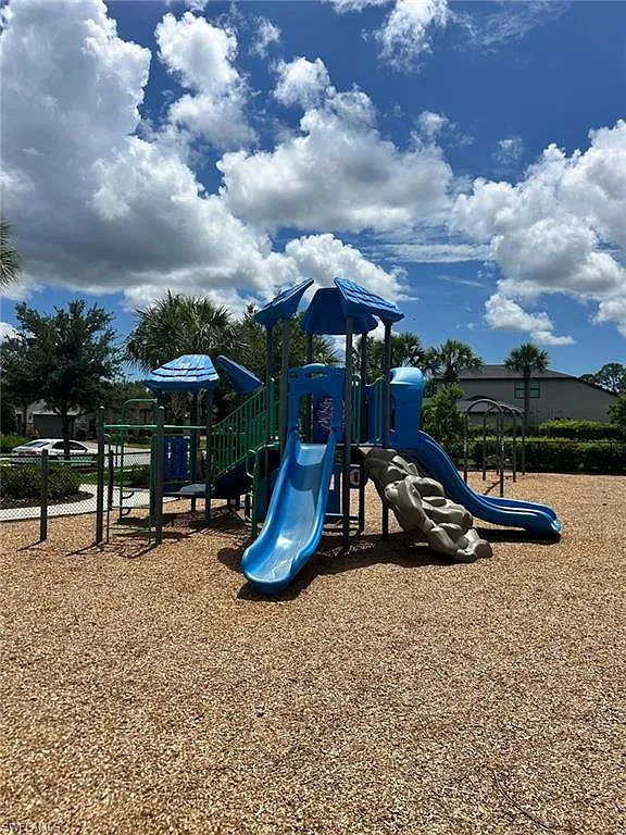 3 bed, 2.0 bath, 1661 sqft, $2,500 — Photo 4