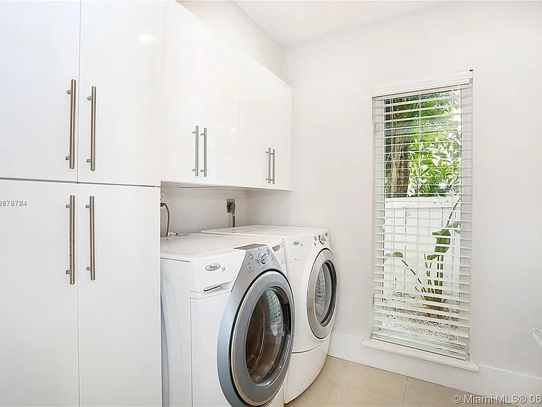 4036 Malaga Ave — Photo 33
