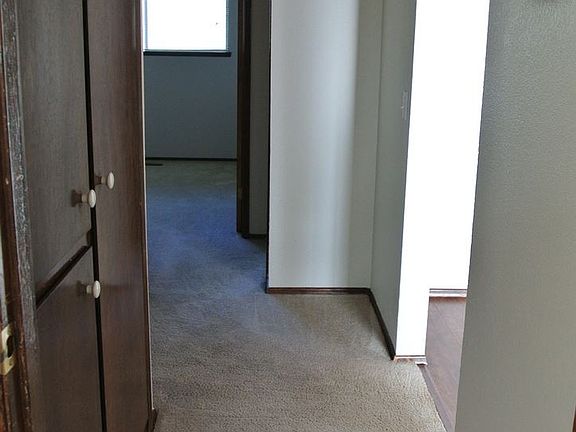5th image of 3460 NE Canterbury Cir