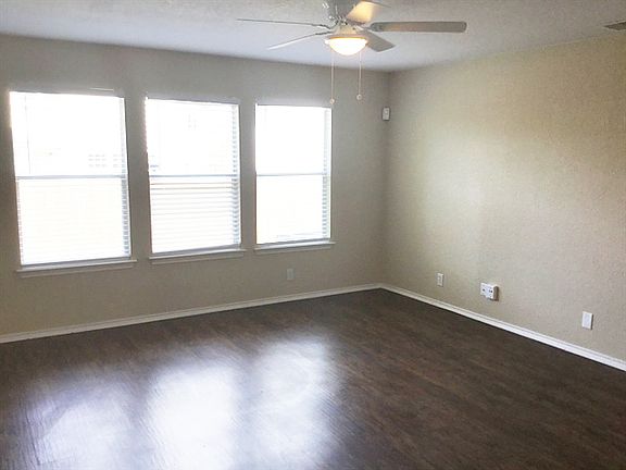3rd image of 7450 Circle Farm