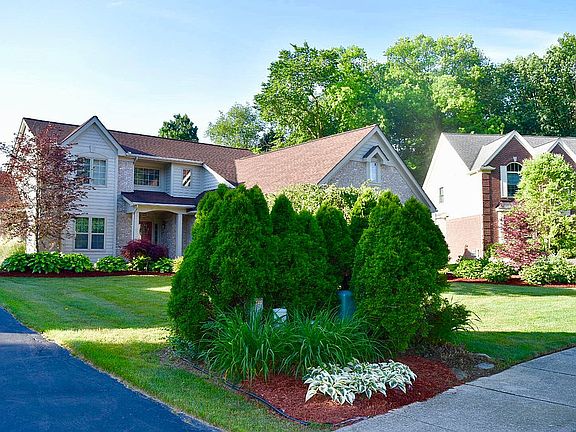 2nd image of 39537 Windsome Dr