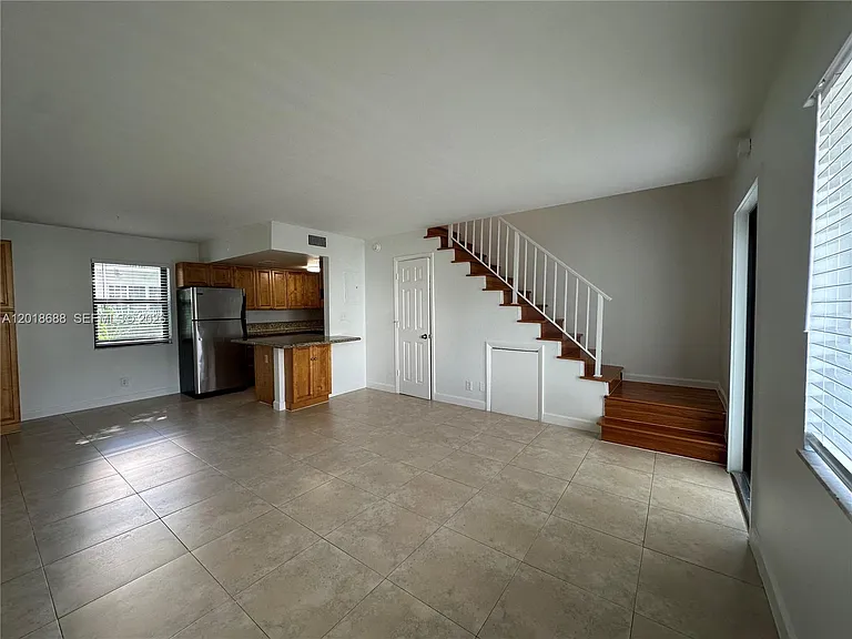 2705 NE 9th Ave #203 — Photo 5