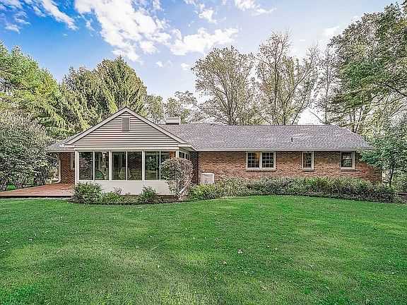2nd image of 511 Beechwood Dr