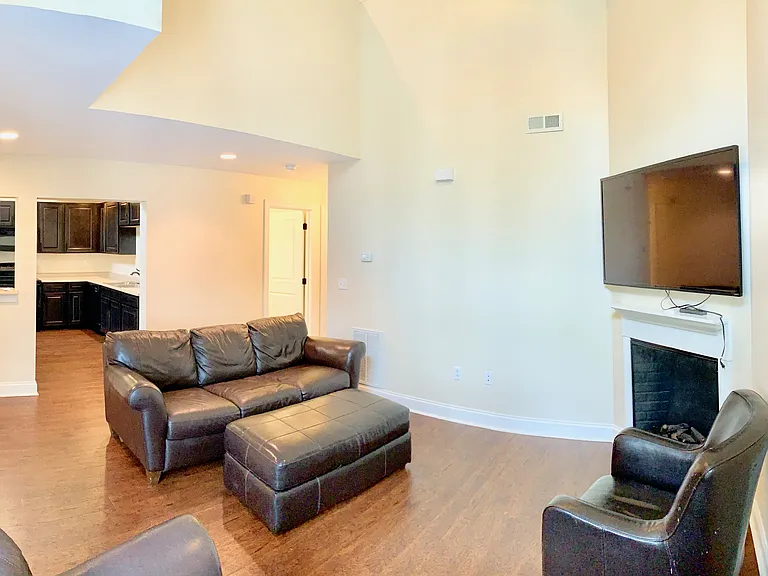 303 Treyson Ln — Photo 2