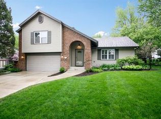 44 Redstart Rd, Naperville, IL 60565