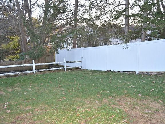 5th image of 145 Plymouth Ave