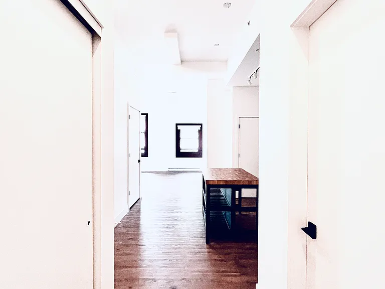 1523 Davie St #302 — Photo 9
