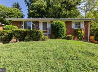 1106 Pekay St SW, Vienna, VA 22180