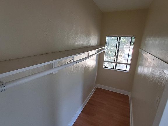 5th image of 1464 W 35th Pl #1/4
