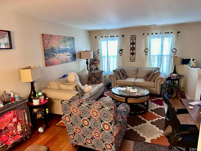 157 Woodbury Rd — Photo 9