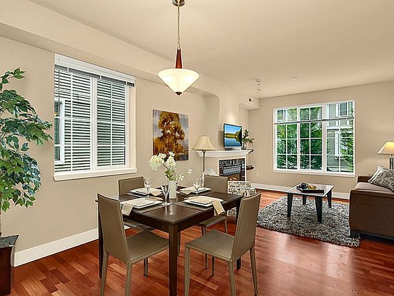 2nd image of 18242 NE 96th Way Unit 104