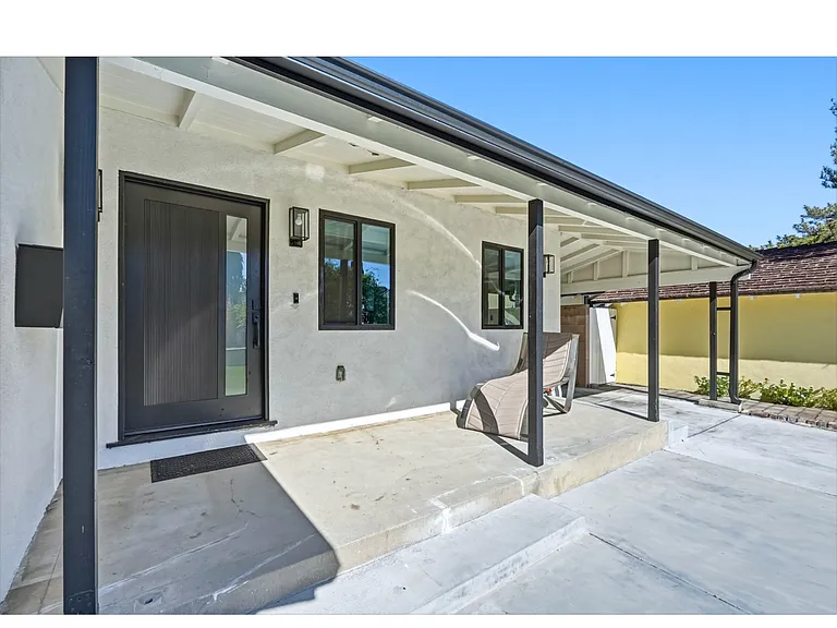 4635 Kraft Ave — Photo 42