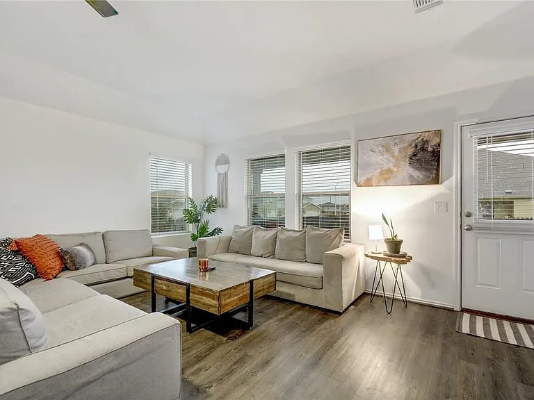 15400 Summer Ray Dr — Photo 12